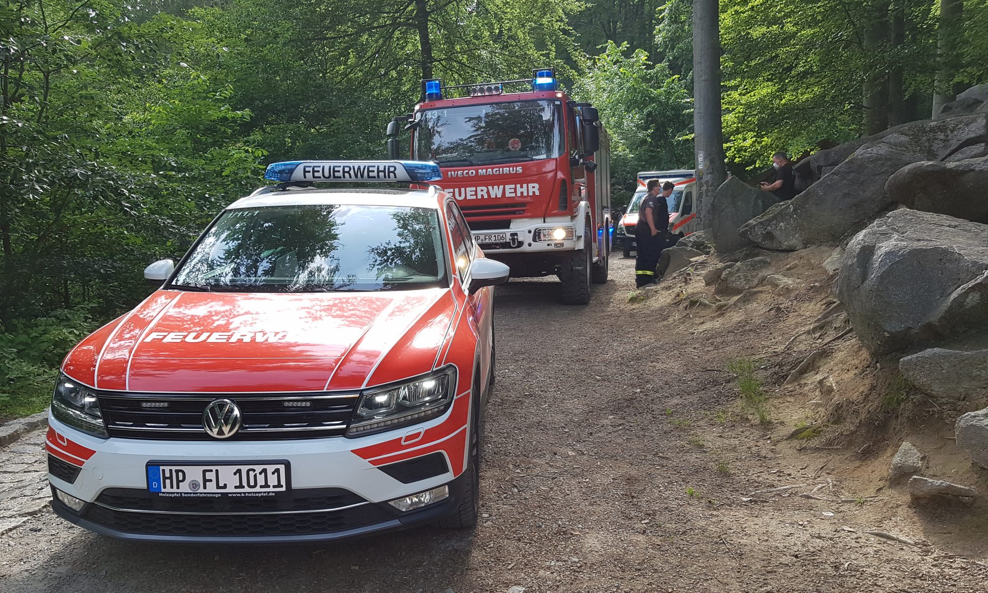 Feuerwehr und Rettungsdienst bei Rettungspunkt 4 im Felsenmeer am 27.06.2021 (2. Einsatz)