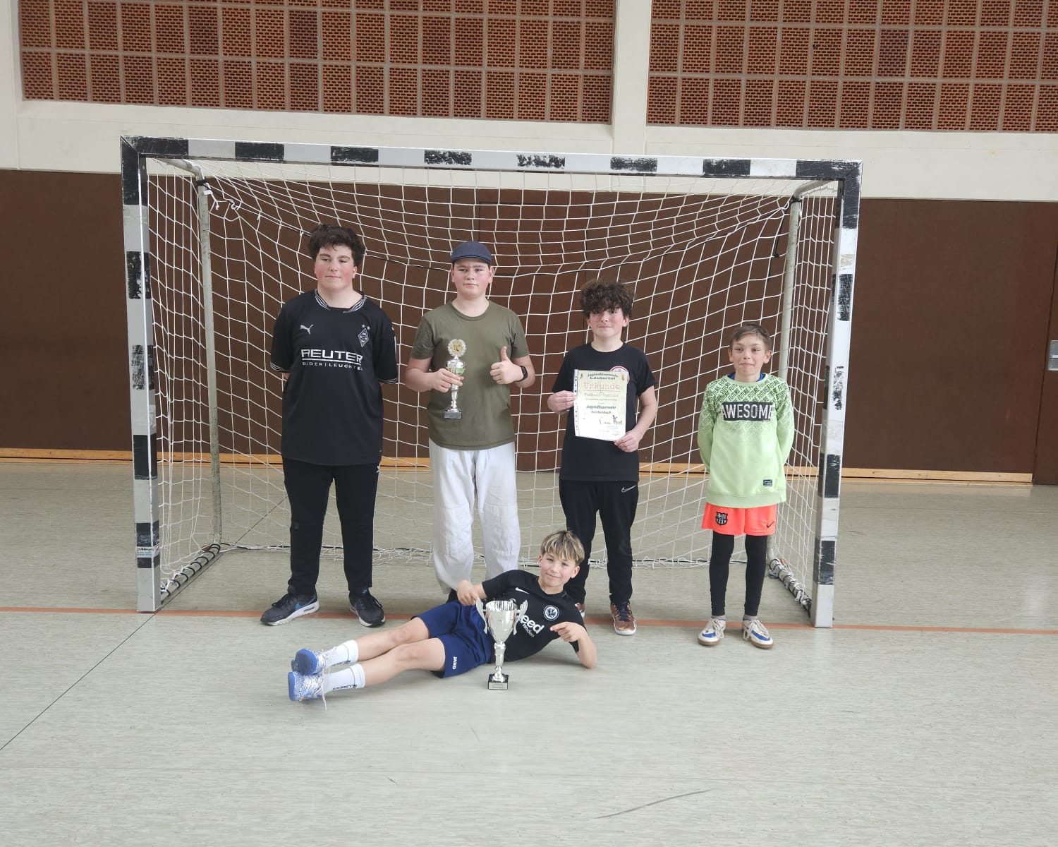Siegreiche Mannschaft der Jugendfeuerwehr Reichenbach beim Fußballturnier der Lautertaler Jugendfeuerwehren am 15.03.2025